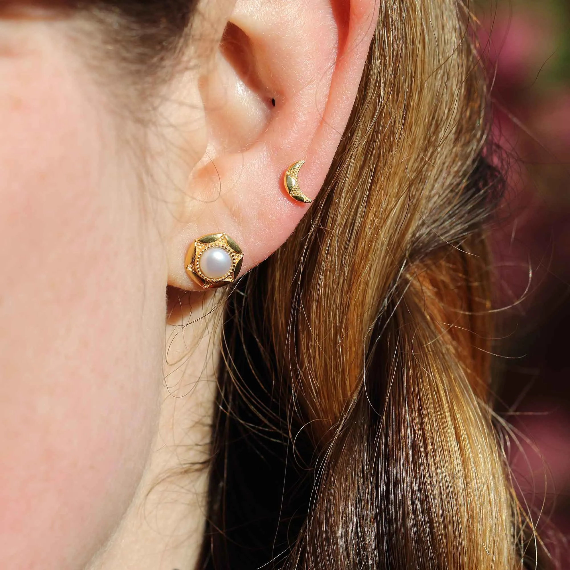 Muna Pearl Stud Earrings