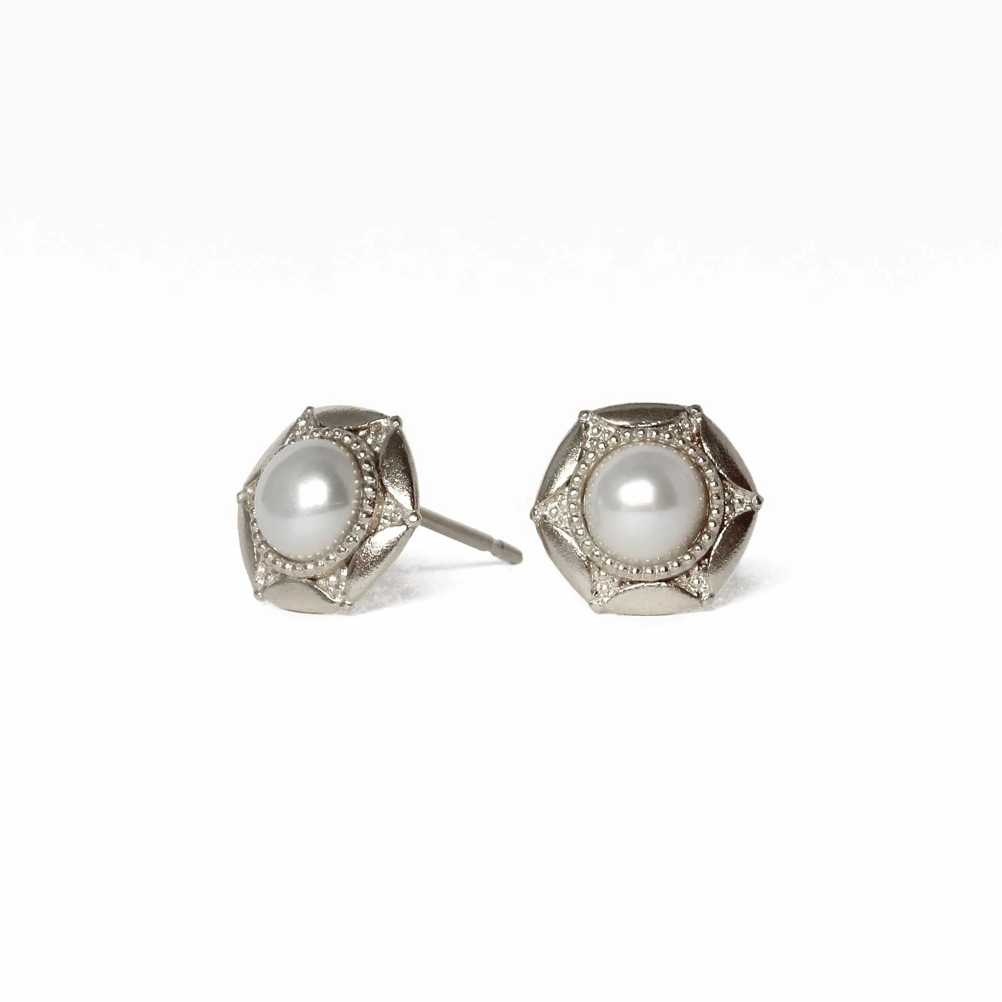 Muna Pearl Stud Earrings